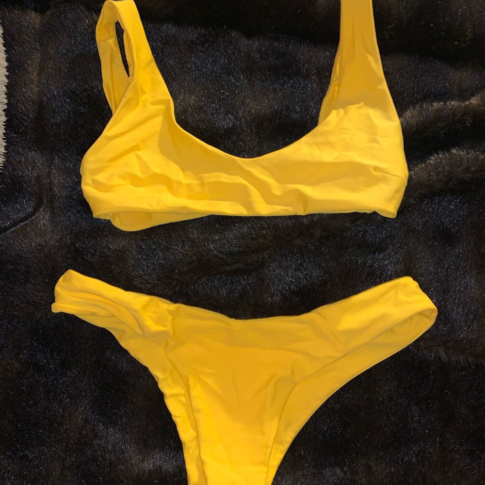 Blackbough mango maui bikini set top/bottom s/m